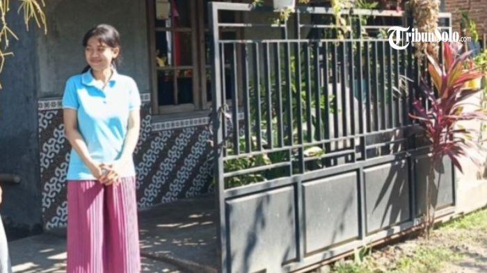 Suasana-rumah-sederhana-milik-Tita-Delima-18.jpg