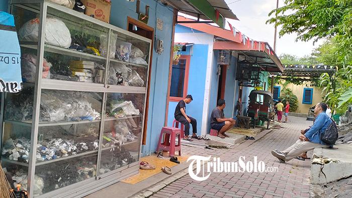 Suasana-rumah-terduga-teroris.jpg