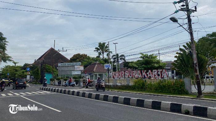 Suasana-sekitar-kawasan-RSUP-Solo-di-jalan-Prof-Suharso-Laweyan-Solo.jpg