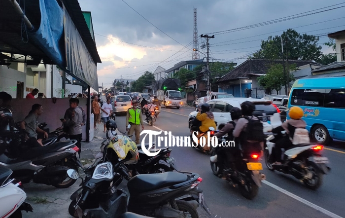 Suasana-setelah-terjadi-ketegangan-dua-perguruan-silat-di-perempatan-Mojosongo-Solo.jpg