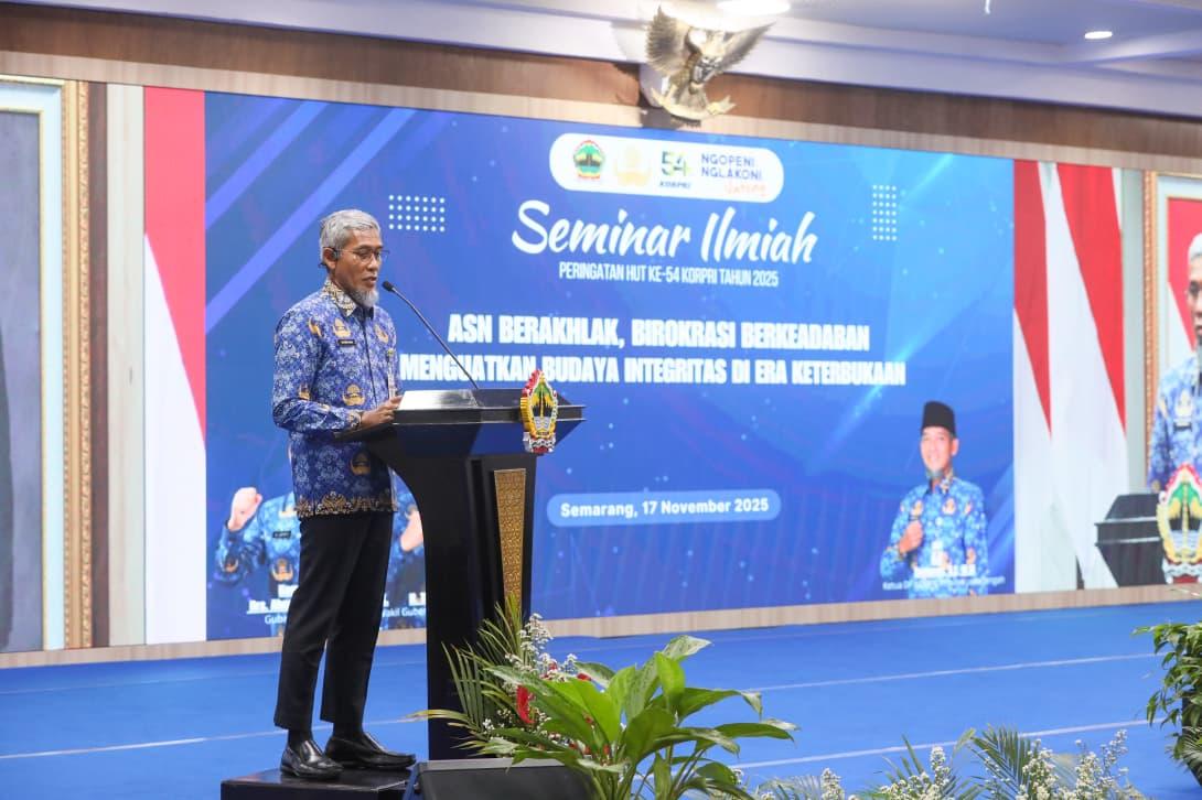 Sumarno-saat-Seminar-Ilmiah-Peringatan-HUT-Korpri.jpg