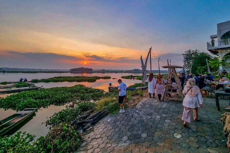 Sunset-Waduk-Cengklik.jpg