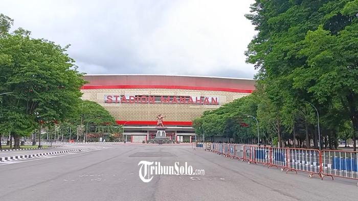 Tampak-bagian-depan-Stadion-Manahan-Solo-yang-akan-jadi-venue-Piala-AFF-2024.jpg