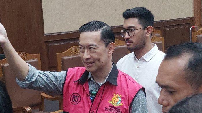 Tom-Lembong-usai-jalani-sidang-tuntutan-kasus-korupsi.jpg