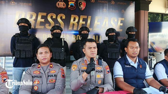 UNGKAP-KASUS-Kapolres-Boyolali-AKBP-Indra-Maulana-Saputra-memberikan-keterangan.jpg