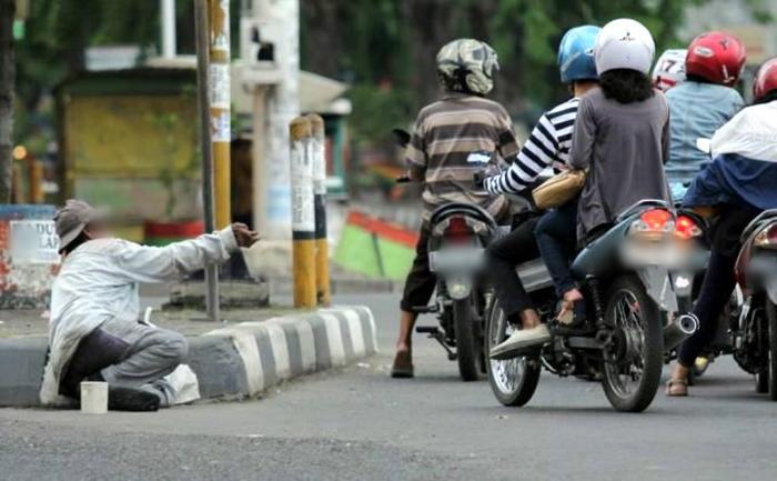 Viral-pengemis-di-Sukoharjo-Jateng-pura-pura-lumpuh-sambil-ngesot.jpg