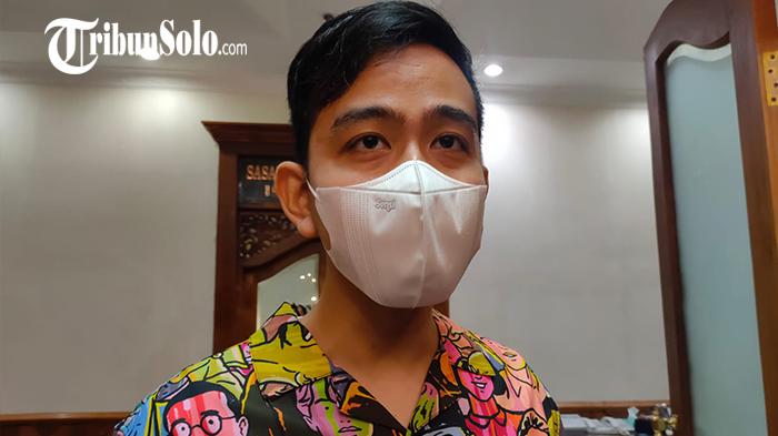 Wali-Kota-Solo-Gibran-Rakabuming-Raka-Dia-santai-menjawab-tuduhan-ijazahnya-palsu.jpg