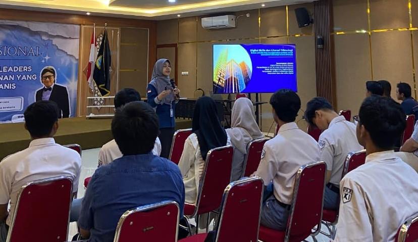 Workshop-Membangun-Peluang-Karier-Gen-Z-Melalui-Studi-Strategis.jpg