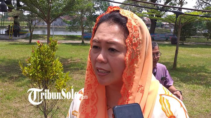 Yenny-Wahid-saat-ditemui-setelah-mengunjungi-Desa-Gemblegan-Kecamatan-Kalikotes-Klaten.jpg