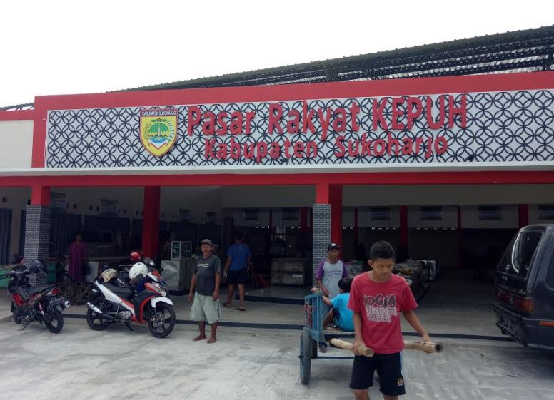 aktivitas-pedagang-di-pasar-rakyat-kepuh-kabupaten-sukoharjo.jpg