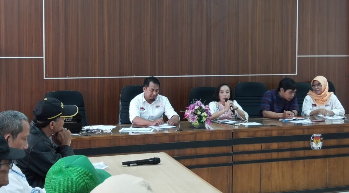 audiensi-relawan-solo-kompak-dengankomisioner-kpu-solo-di-kantor-kpu-solo.jpg