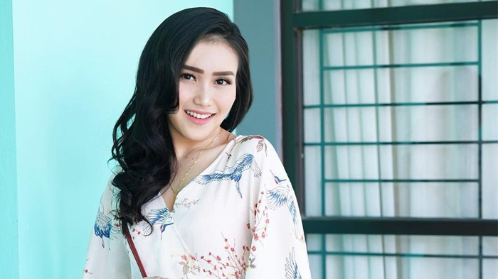 Digosipkan Putus, Ayu Ting Ting Pamer Foto Mesra dengan Aditya Jayusman: Siapa Bilang Putus?