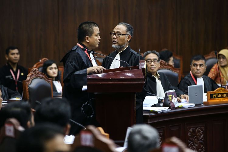 bambang-widjojanto-di-sidang-mk.jpg