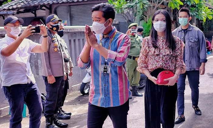 calon-wali-kota-solo-gibran-ditemani-istrinya-selvi-ananda-ti.jpg