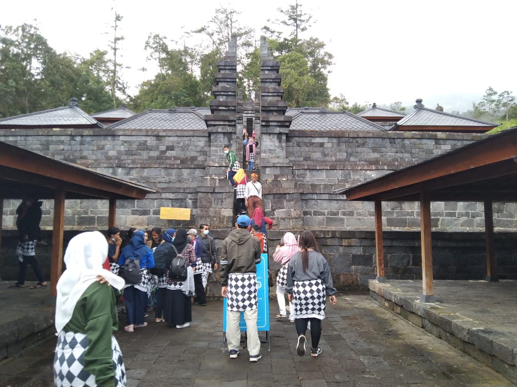 candi-cetho-nyepi.jpg