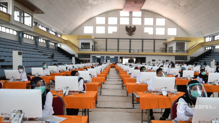 eserta-seleksi-kompetisi-bidang-skb-bagi-cpns-pemkot-surabaya.jpg