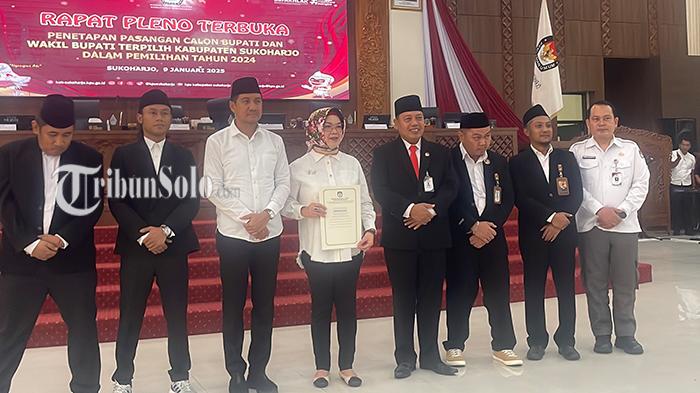 etik-sapto-bupati-terpilih.jpg