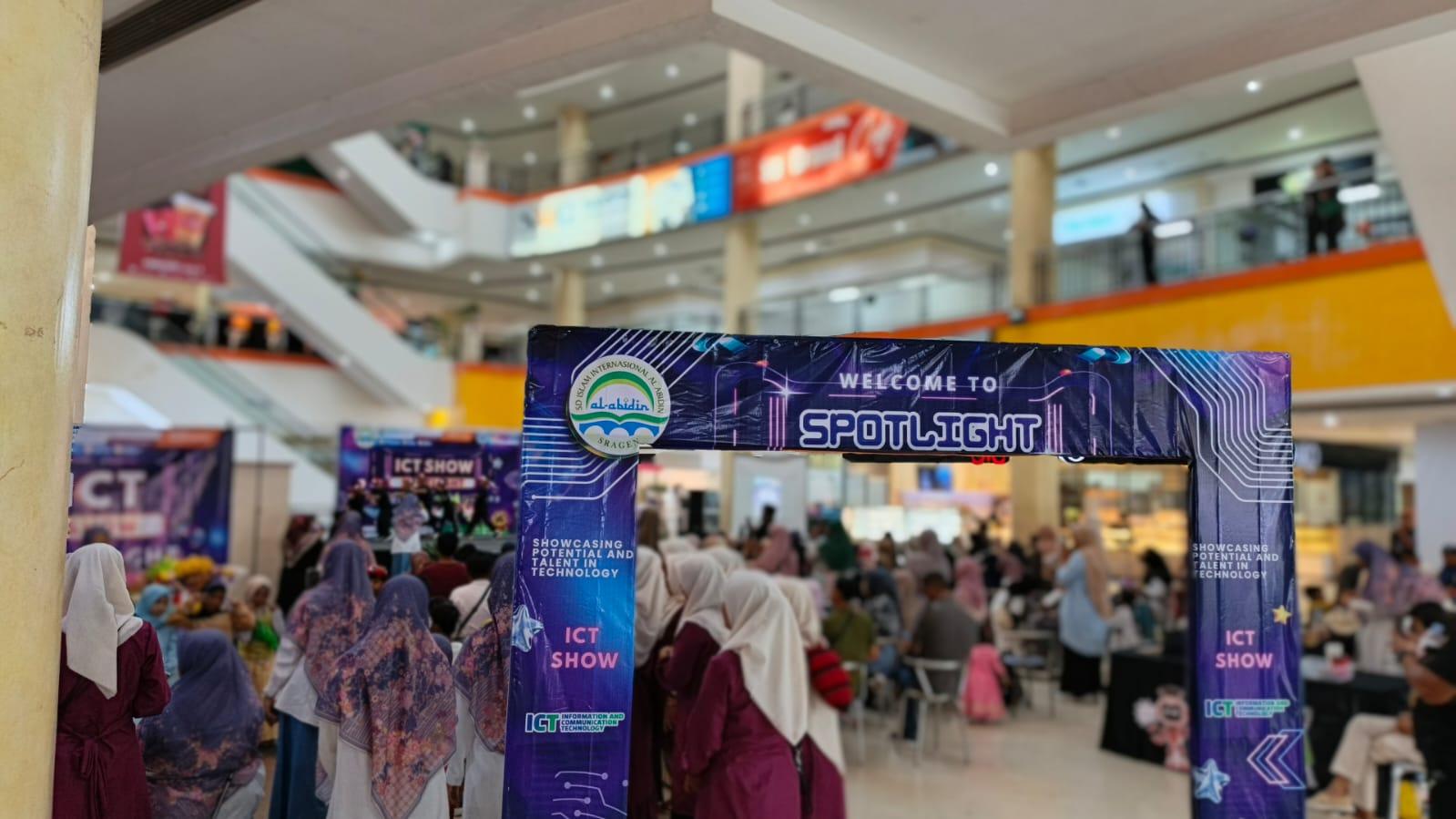ICT Show Spotlight Jadi Wadah Ekspresi & Unjuk Karya Siswa SDII Al Abidin Sragen di Bidang Teknologi