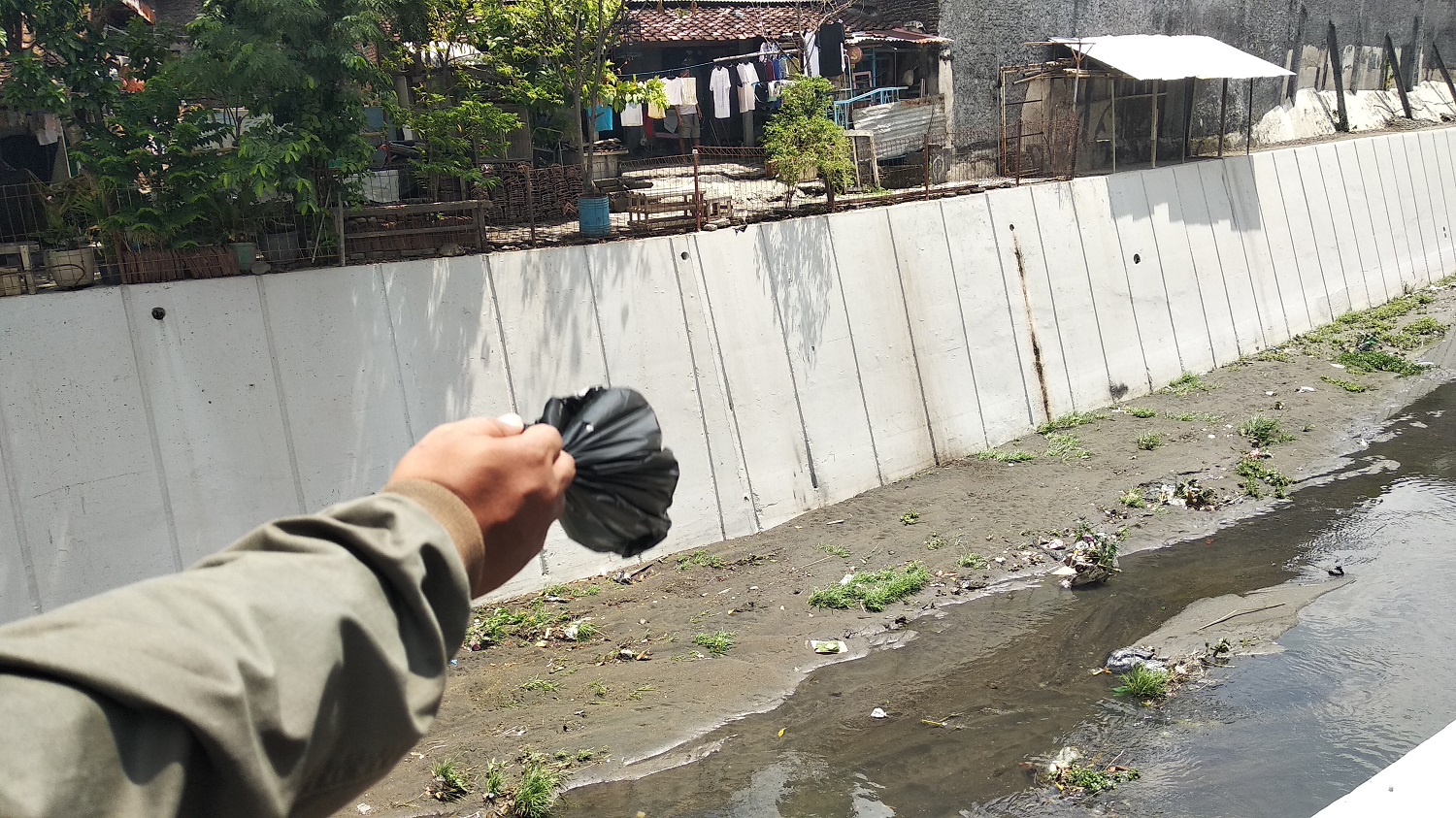 Sembilan Pembuang Sampah Sembarangan di Kota Solo Dimejahijaukan