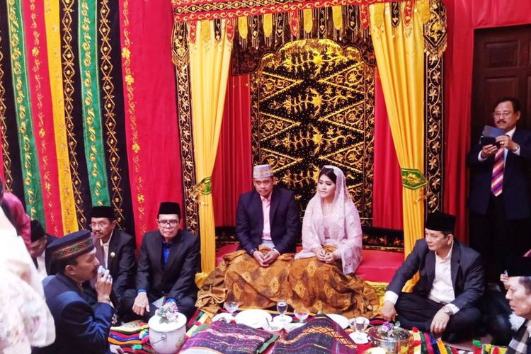 Kepala Kerbau Jadi Menu Spesial dalam Prosesi Pemberian Marga untuk Kahiyang Ayu