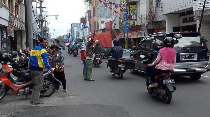 Ajak Jukir Liar Beroperasi, Petugas Resmi Terancam Sanksi oleh Dishub Solo