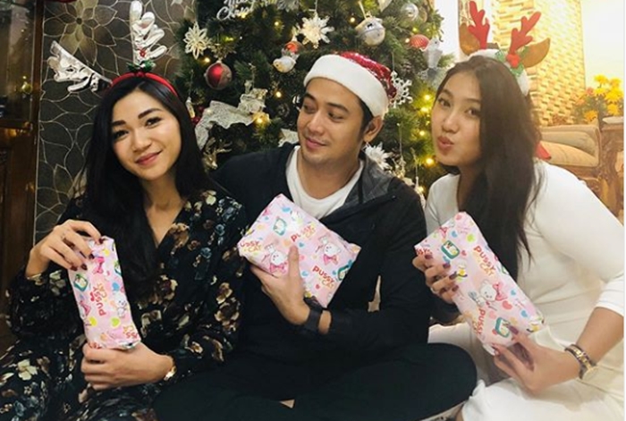 Potret Kriss Hatta Ikut Rayakan Natal Setelah Bebas dari Penjara, Kumpul bareng Adik Cantiknya