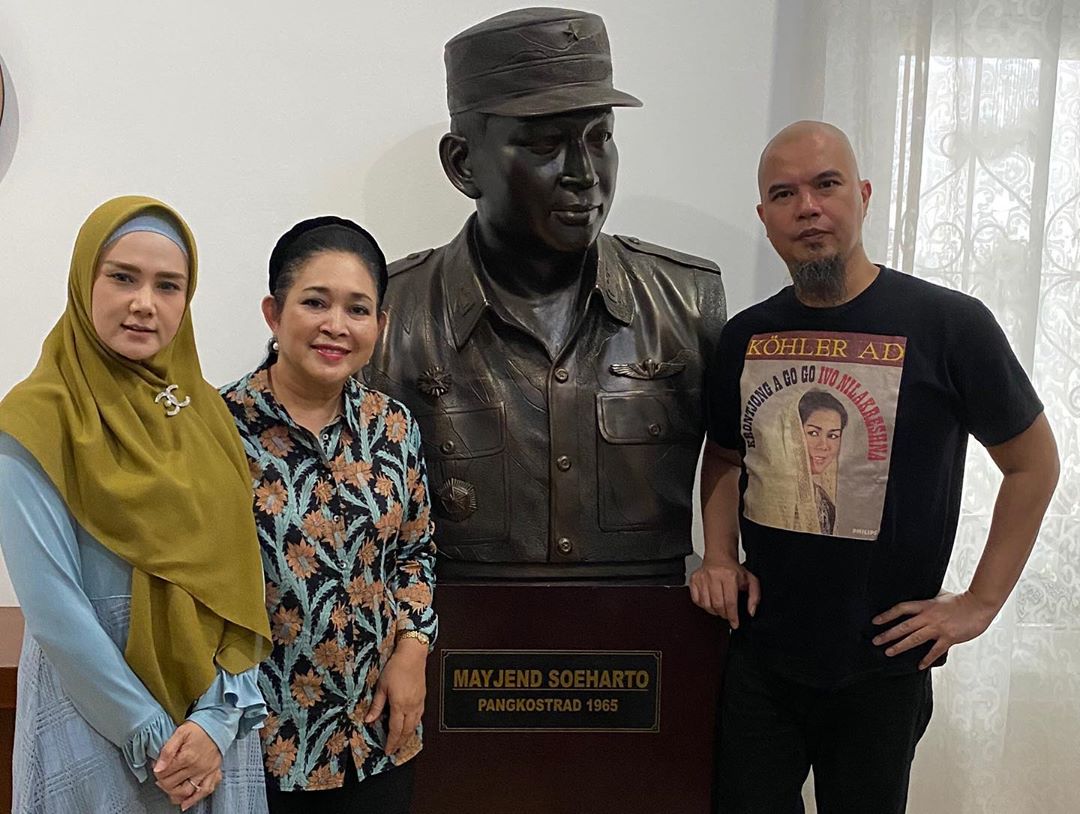 Usai Bertemu Cak Nun, Ahmad Dhani Ajak Istrinya ke Jogja Bertemu Titiek Soeharto dan Patung Soeharto