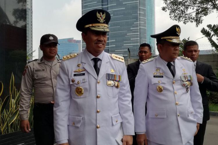 Baru Dilantik Jokowi, Gubernur-Wagub Riau dan Jatim Datangi Gedung KPK