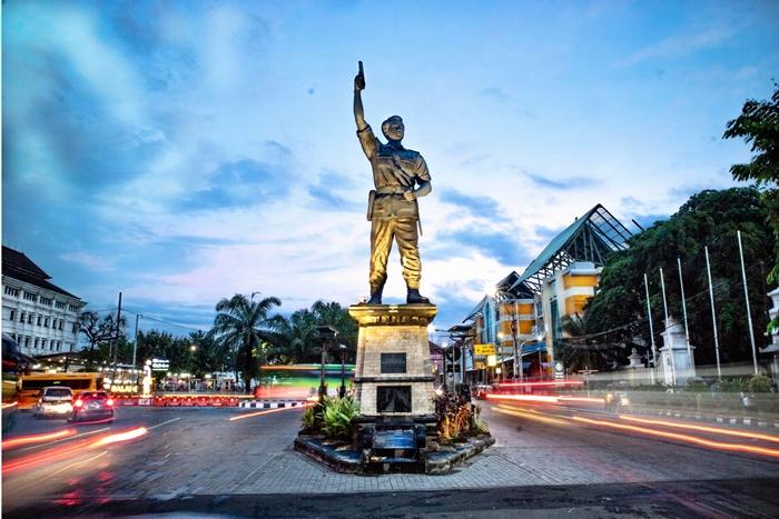 patung-slamet-riyadi-ikon-solo.jpg