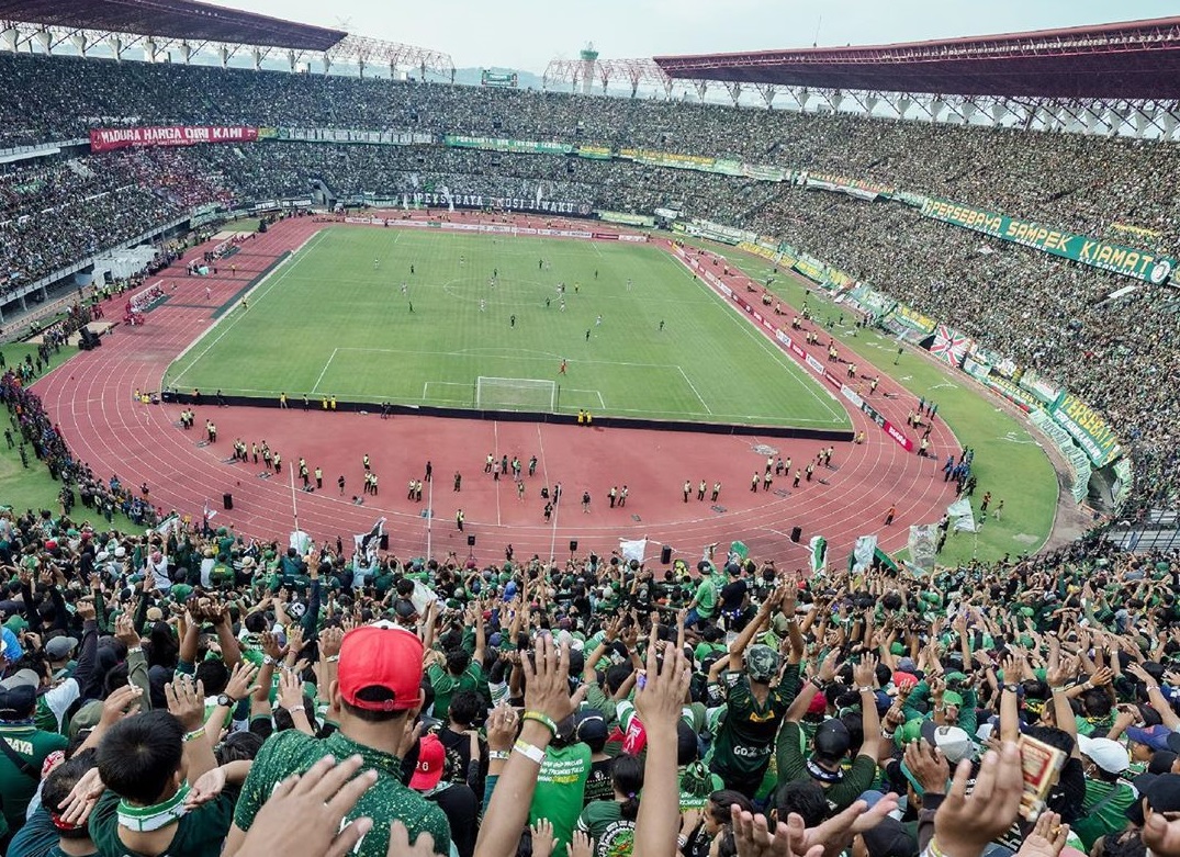 pertandingan-persehabatan-antara-persis-solo-dan-persebaya-ya.jpg