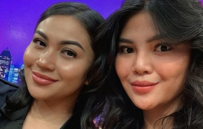 Pamerkan Foto Bareng Ariel Tatum, Rosa Meldianti Sebut Dirinya dan Ariel Cantik Bawaan Lahir