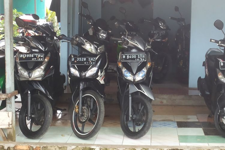 salah-satu-motor-bebek-jenis-honda-blade.jpg