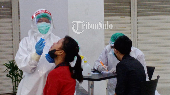solo-grand-mall-menjalani-uji-swab.jpg