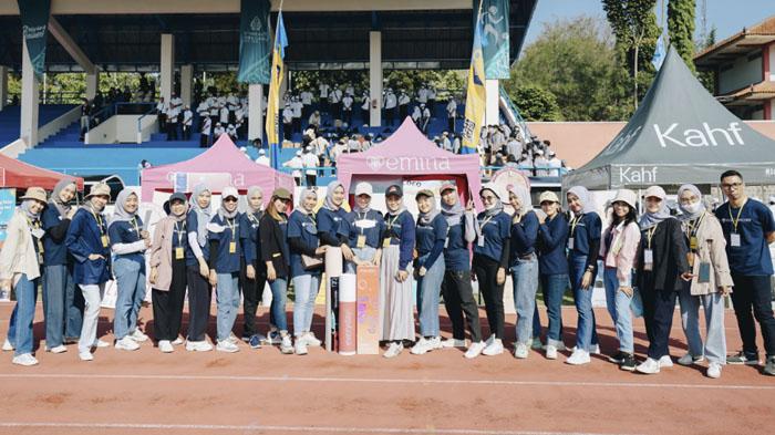 Serunya Student Vaganza PKKMB UNS x Paragon : Mahasiswa Panen hadiah dari Wardah, Emina dan Kahf