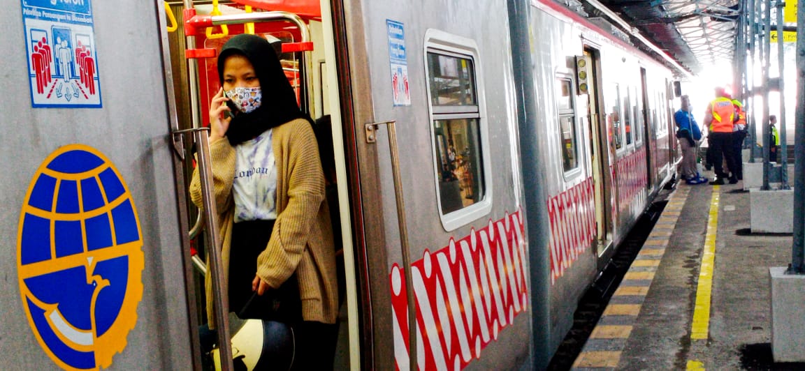 suasana-penumpang-krl-yogyakarta-solo-di-stasiun-solo-balapan-344.jpg