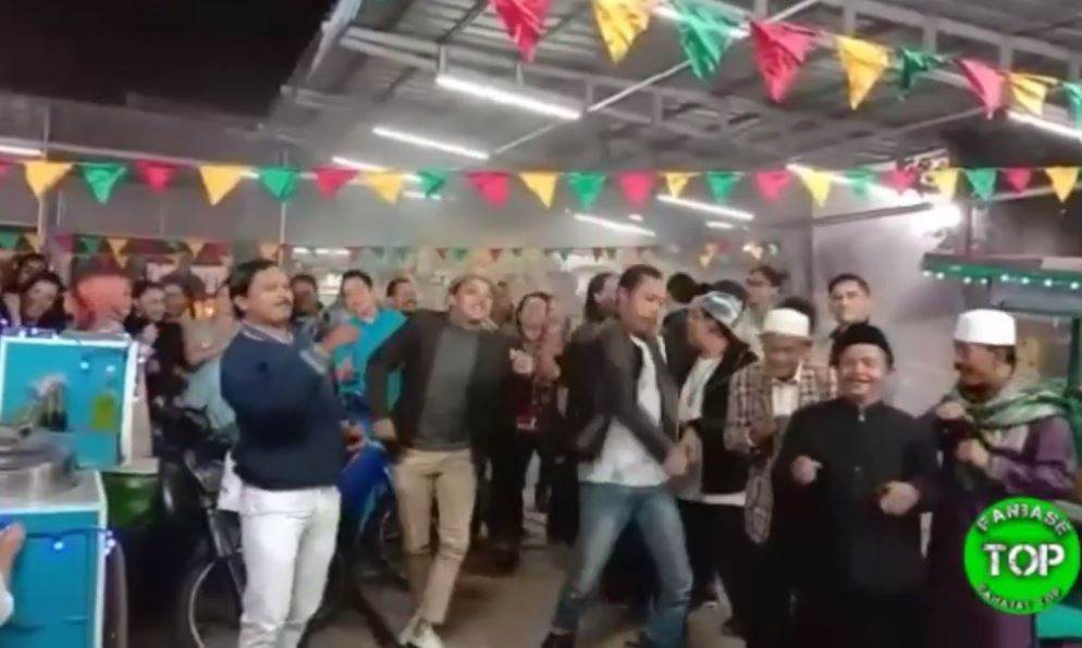 Tak Biasa, Semua Pemain Tukang Ojek Pengkolan Lakukan Syuting Malam Hari dengan Penampilan Berbeda