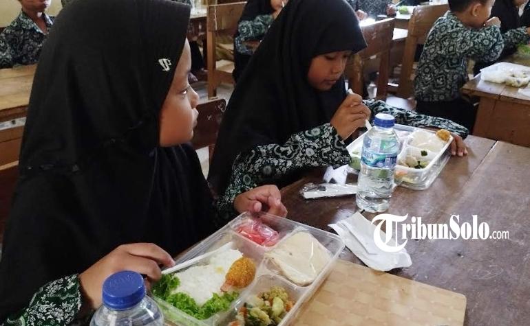 uji-coba-makan-bergizi-gratis.jpg