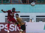Andri-Ibo-berduel-dengan-Sani-Rizki.jpg