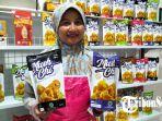 Anik-Purwanti-dan-produk-Jamur-Crispynua.jpg