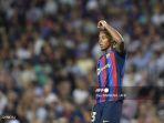 Bek-Barcelona-asal-Prancis-Jules-Kounde-saat-melakoni-laga-FC-Barcelona-vs-Viktoria-Plzen.jpg