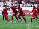 Bek-Persis-Solo-Fabiano-Beltrame-kedua-kiri-melakukan-selebrasi-bersama.jpg