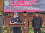 Bupati-sukoharjo-teken-perda-pajak-dan-retribusi.jpg