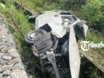Daihatsu-Sigra-putih-tertabrak-kereta-ap.jpg