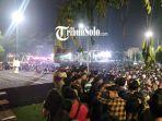 Even-Solo-Menari-di-halaman-Balai-Kota-Solo-dan-nobar-timnas-Indonesia-di-videotron.jpg