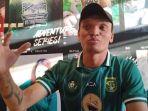 Ferdinand-Sinaga-saat-diwawancarai-awak-media-di-Persebaya-Store-Kompleks-Surabaya.jpg