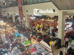 Festival-Kuliner-Non-Halal-dilanjutkan-dengan-diberi-sekat-penutup-kain-di-Solo-Paragon-Mall.jpg