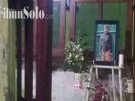 Foto-Marthen-Jelipele-semasa-hidup-yang-ada-di-teras-rumah-duka.jpg