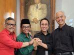 Ganjar-Pranowo-Mahfud-MD-bersama-tim-pemenangan.jpg