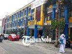 Gedung-sekolah-SMP-Islam-Al-Abidin-Surakarta.jpg