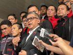 Hasto-Kristiyanto-memberikan-keterangan.jpg